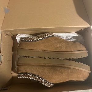 Women uggs size 10